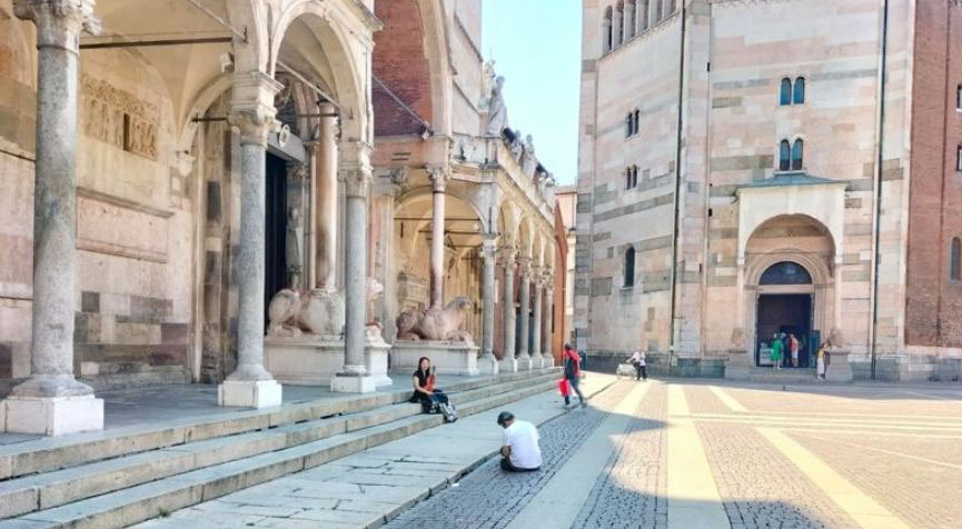 Su Qi nello shooting per il cortometraggio